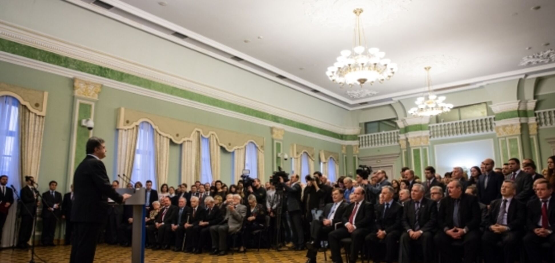 Порошенко призвал весь мир присоединиться к борьбе Украины за свободу