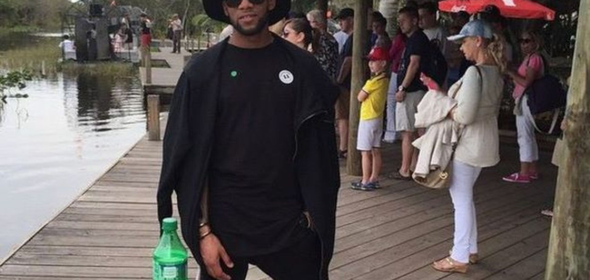 Футболист 'Динамо' поймал в отпуске крокодила