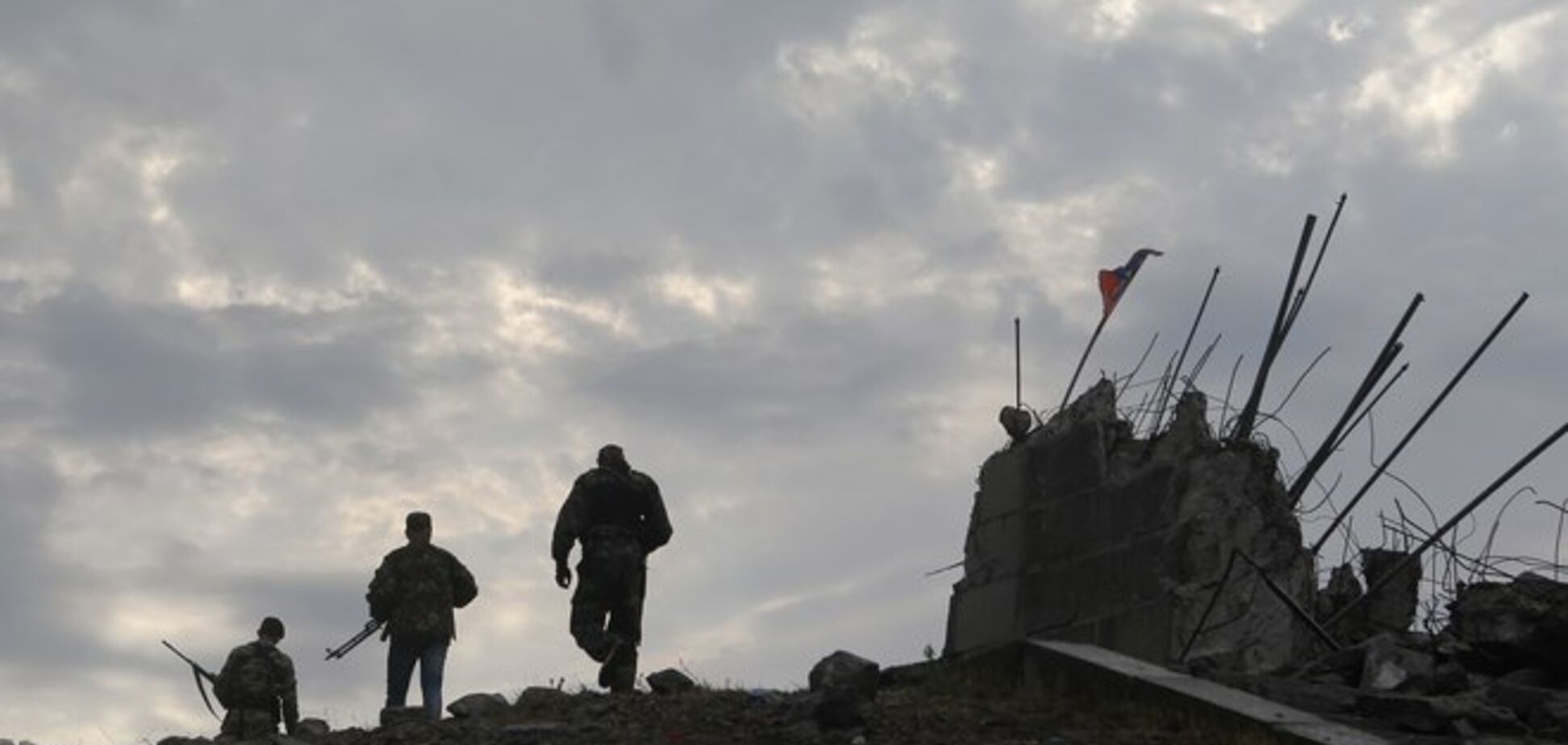 Террористы возобновили обстрелы донецкого аэропорта из артиллерии - СМИ