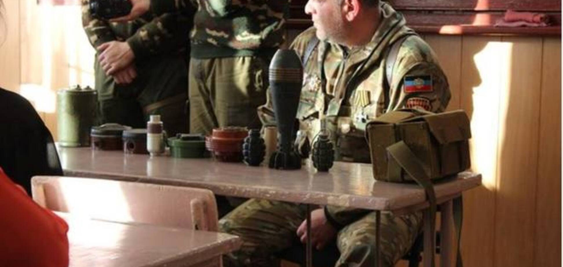В 'ДНР' вооруженные боевики проводят в школах 'уроки мужества': фотофакт