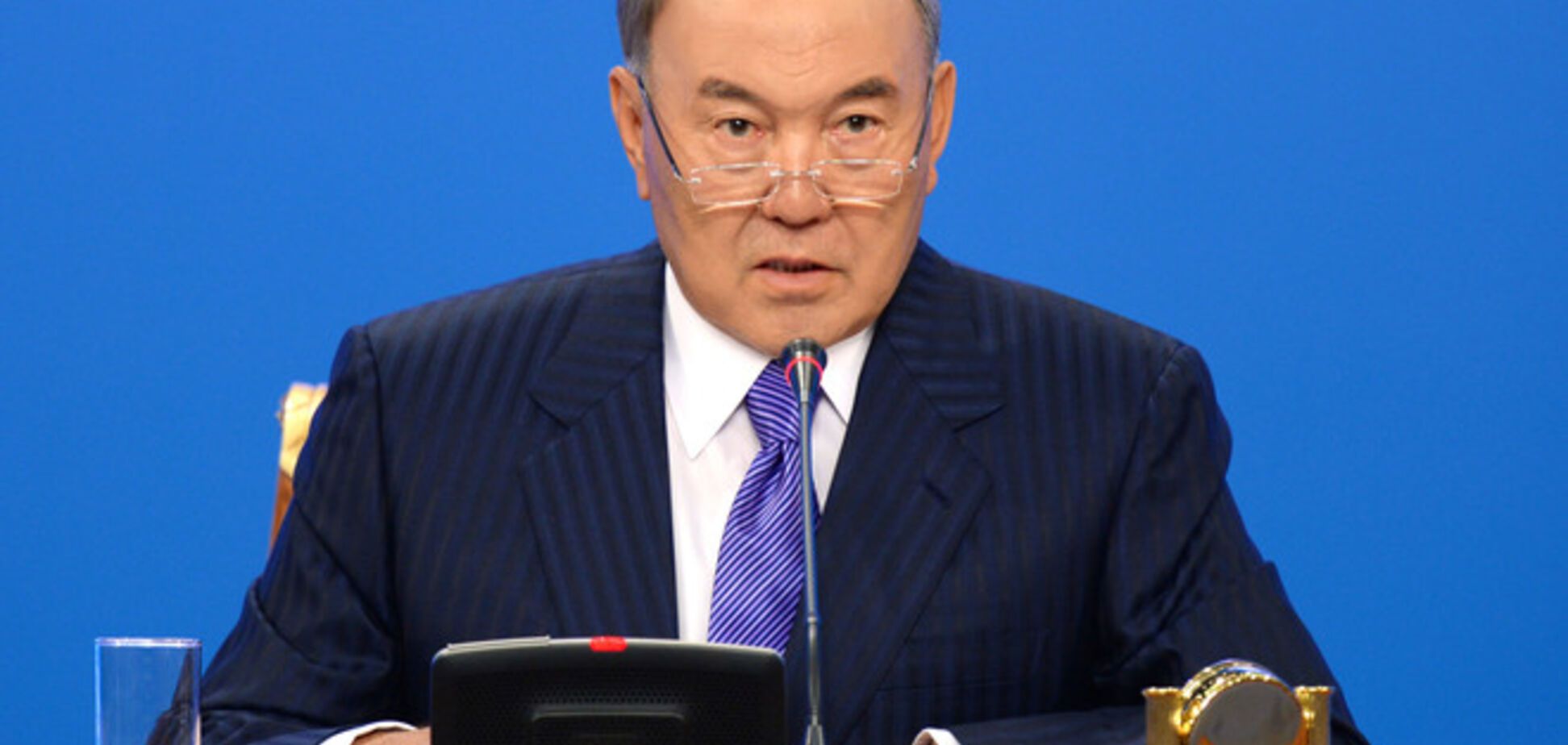 Порошенко встретился с Назарбаевым: Казахстан готов участвовать в мирном урегулировании на Донбассе