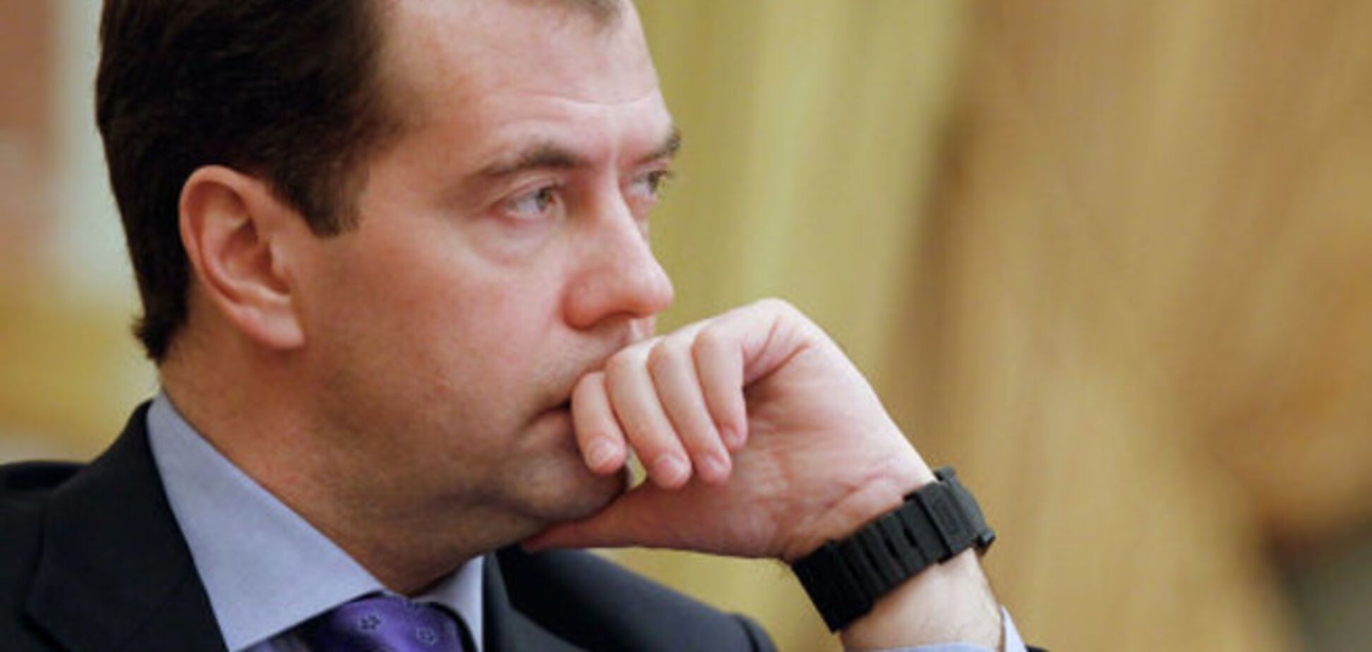 Российские коммунисты требуют отставки правительства Медведева