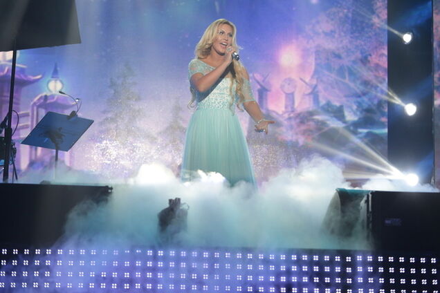 Камалия собрала 80 тыс.евро и 7 грузовиков гуманитарки для детей переселенцев с востока