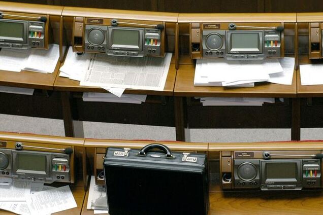 Повестка дня Рады: проект Госбюджета-2015, внеблоковый статус, полномочия СНБО