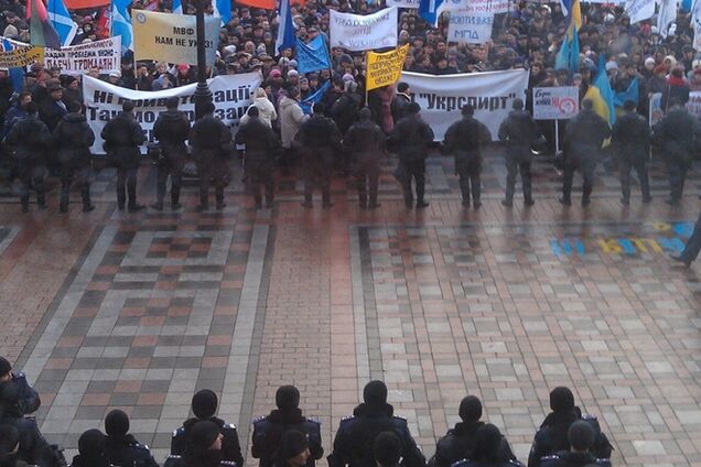 'Финансовый Майдан' поставил ультиматум: у нардепов есть время до 14:00