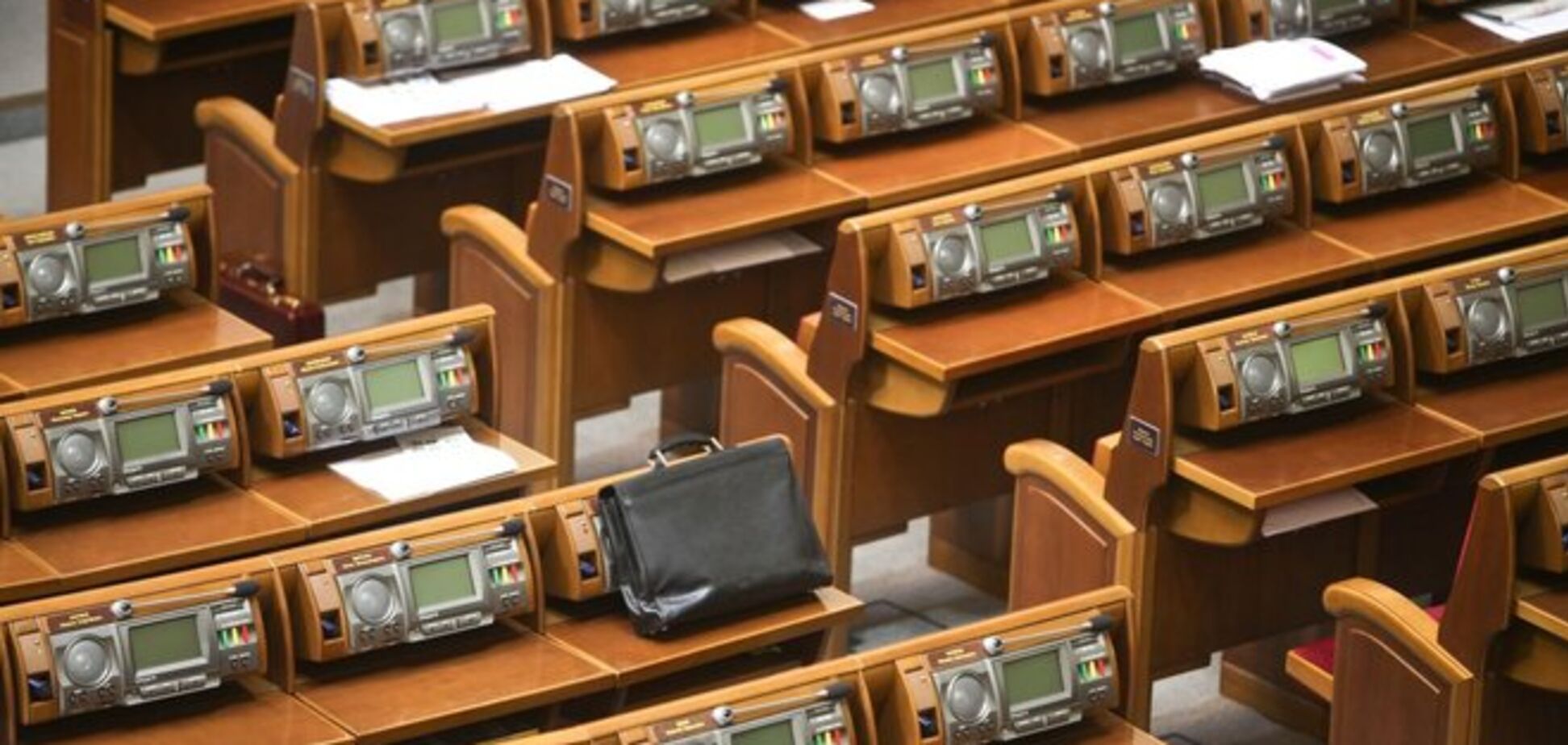 Рада отказалась включить в повестку дня законы Яценюка о легализации игорного бизнеса