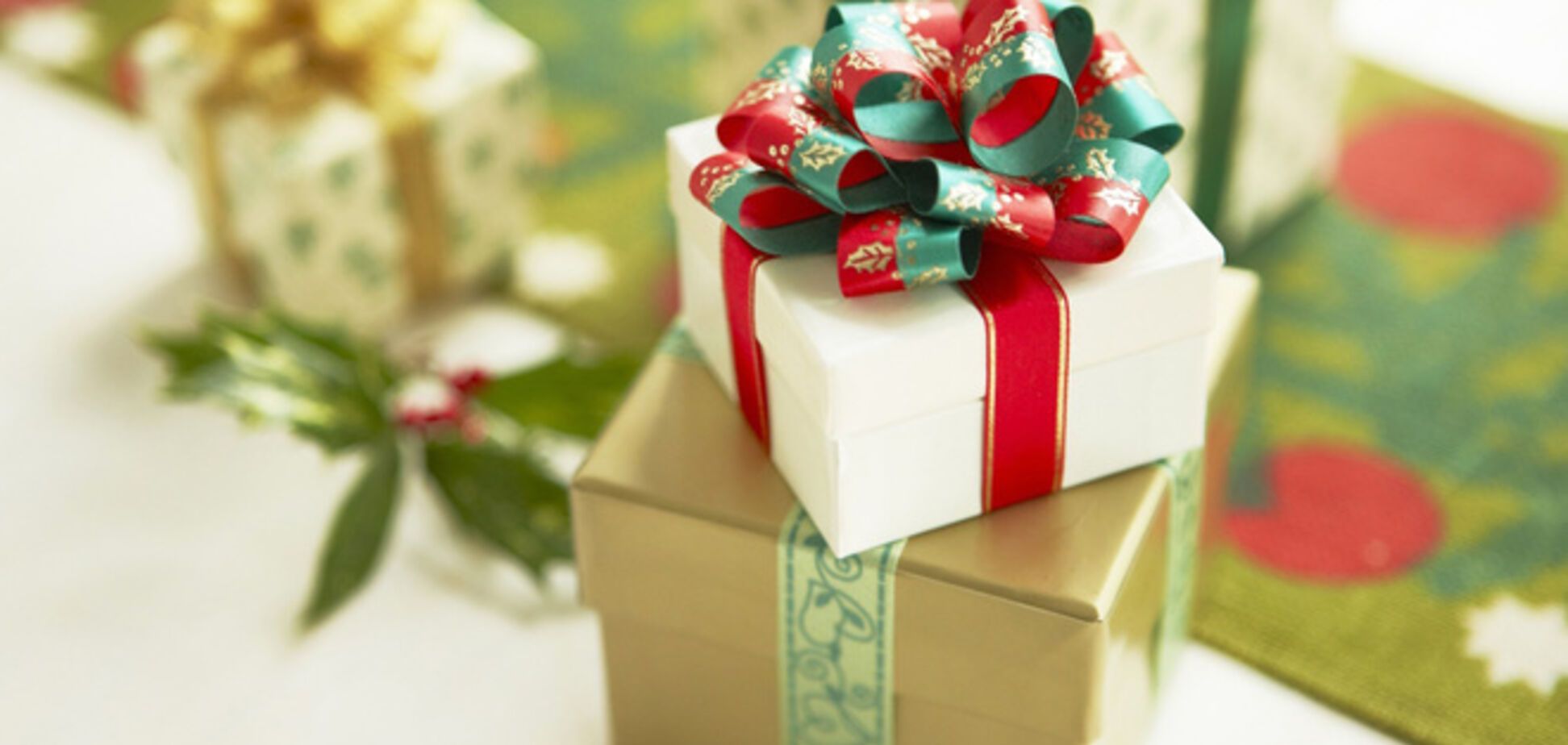 Что нельзя дарить на Новый год: 10 подарков, которые приносят неудачи