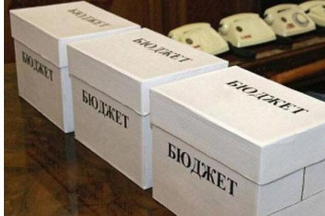 При таком варианте к осени у нас будет окончательный дефолт. А Яценюк – в бегах