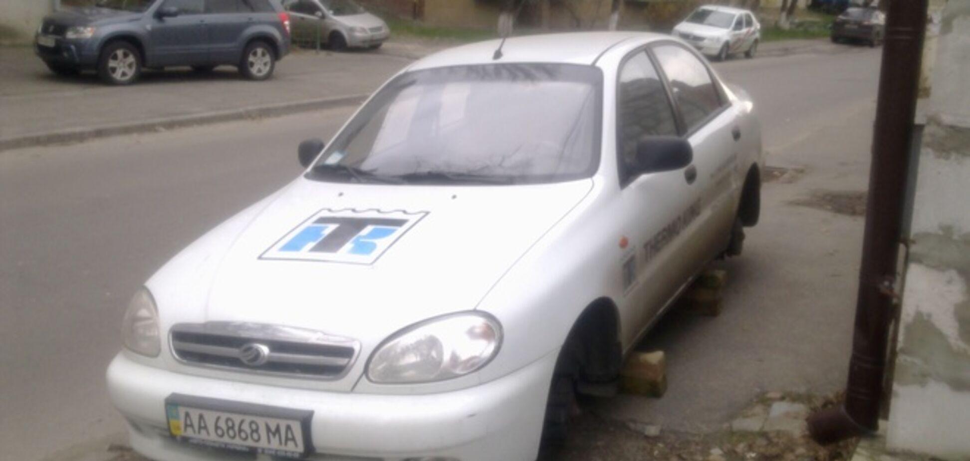 Киевляне боятся за свои авто: часто воруют колеса