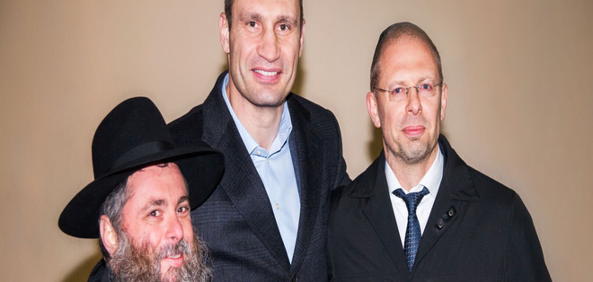 Мер Киева принял участие в традиционном ритуале Хануки