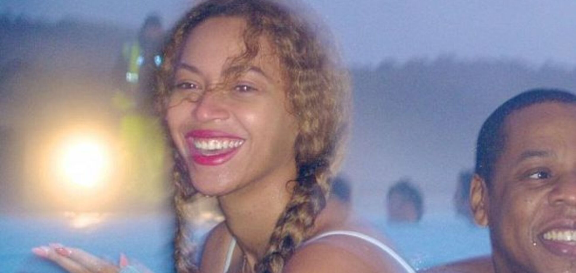 Бейонсе с семьей на рождественских каникулах в Исландии