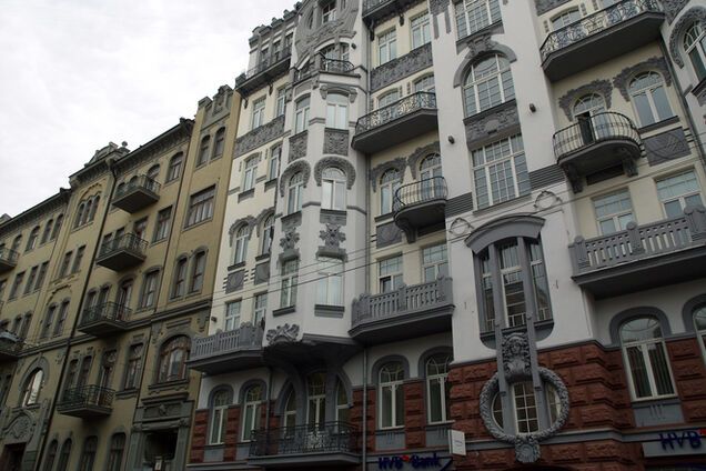 На крутой улице в Киеве установят теплые перила