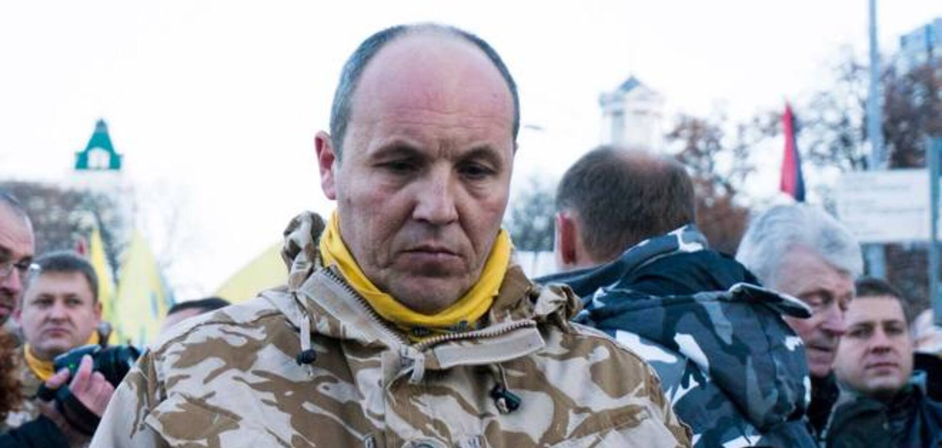 Парубий описал бросившего ему под ноги гранату неизвестного: он посмотрел мне в лицо