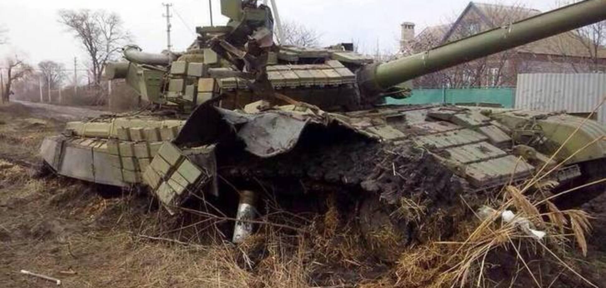 Бойцы АТО уничтожили под Мариуполем танк и 8 российских военных: опубликовано фото