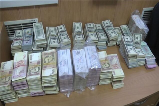 МВД прикрыло финансировавший террористов конвертцентр: опубликованы фото и видео