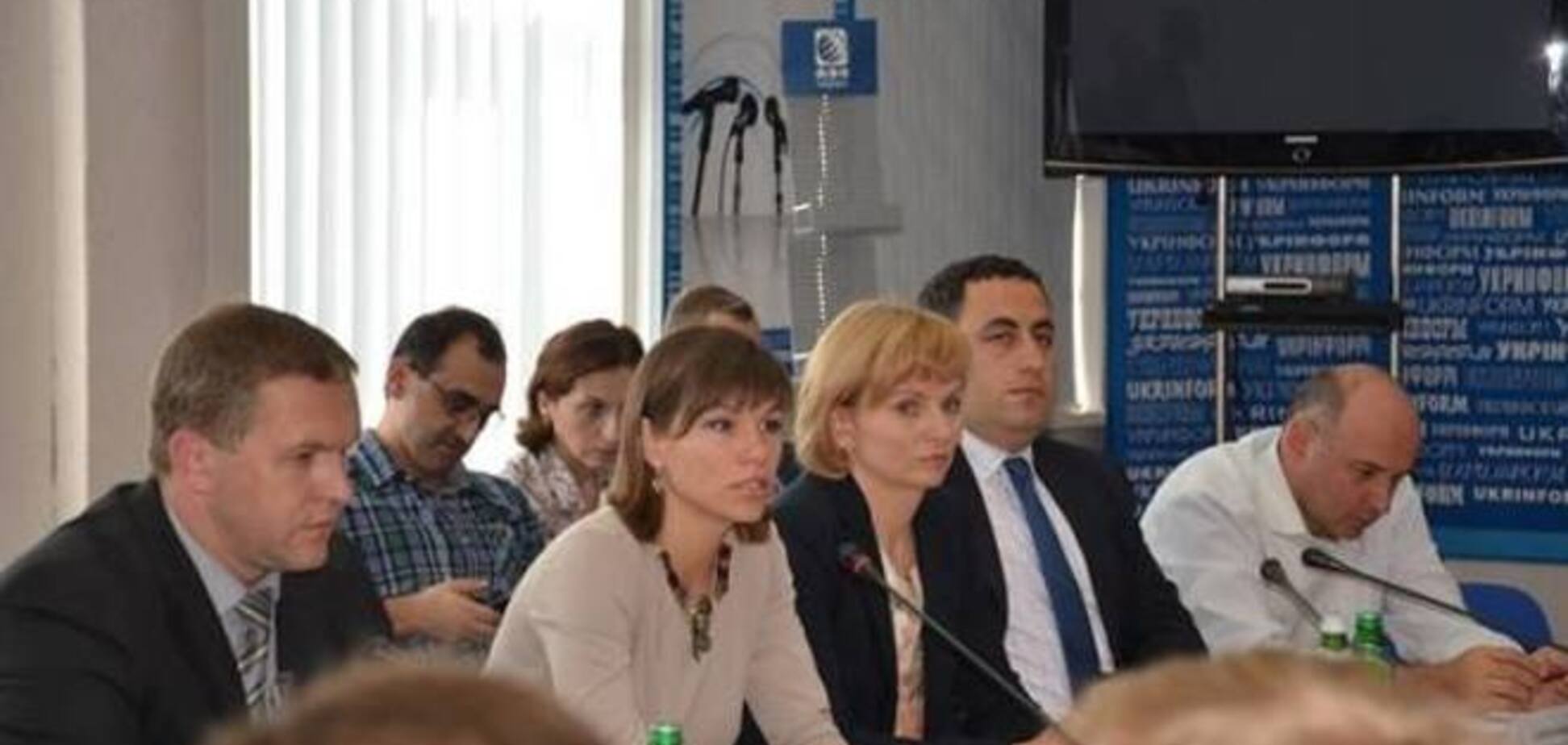 Регистрационную службу Киева поймали на праздновании Нового года за счет ресторана