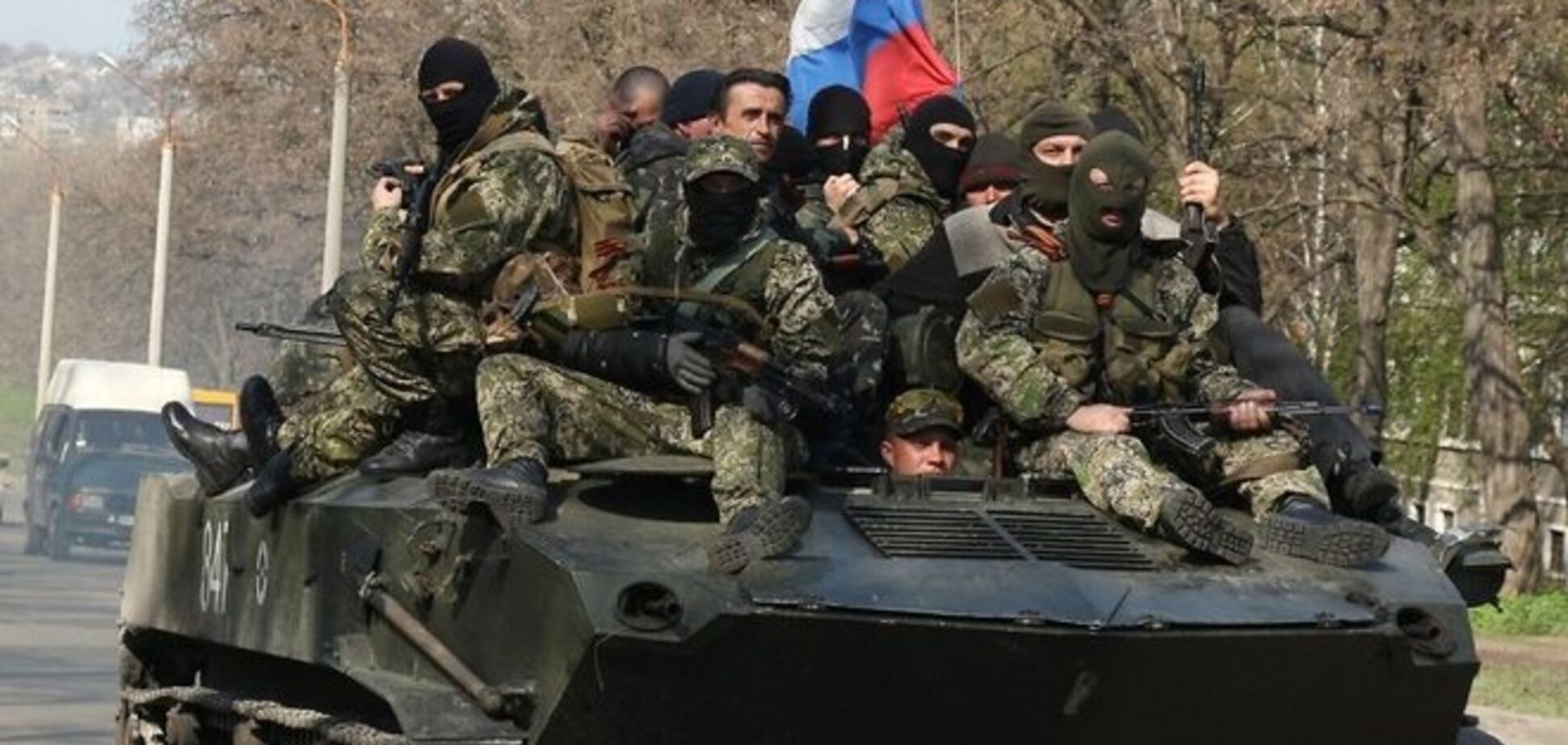 Террористы сосредоточили сотню российских танков в Красном Луче