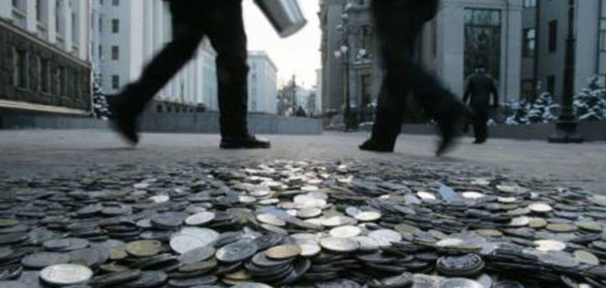 Правительство Яценюка закладывает в госбюджет-2015 риск дефолта 