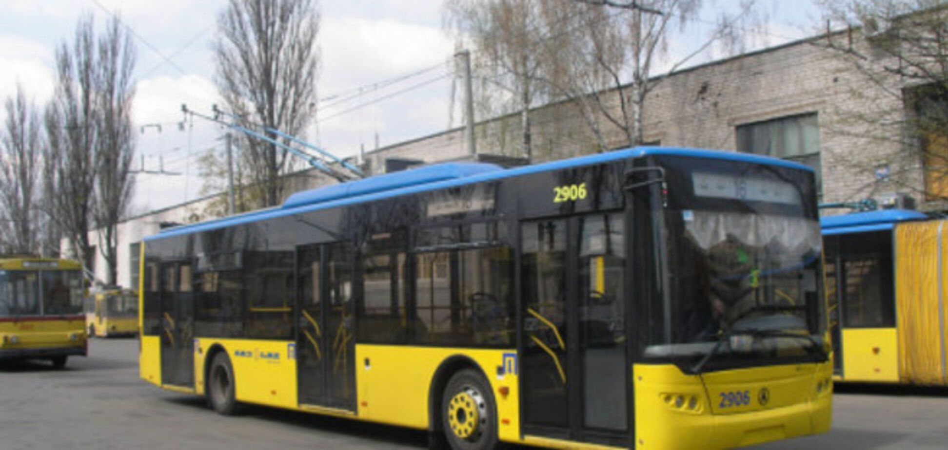 В Киеве временно изменят маршруты нескольких автобусов и троллейбусов