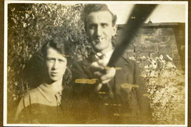 В сети показали одно из первых в мире селфи: удивительное фото