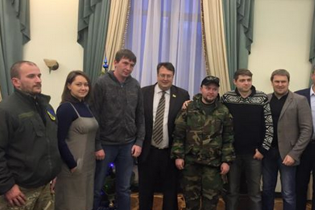 'Айдаровец' Кузя помирился с избитым водителем за чашкой чая и избежал 'уголовки'