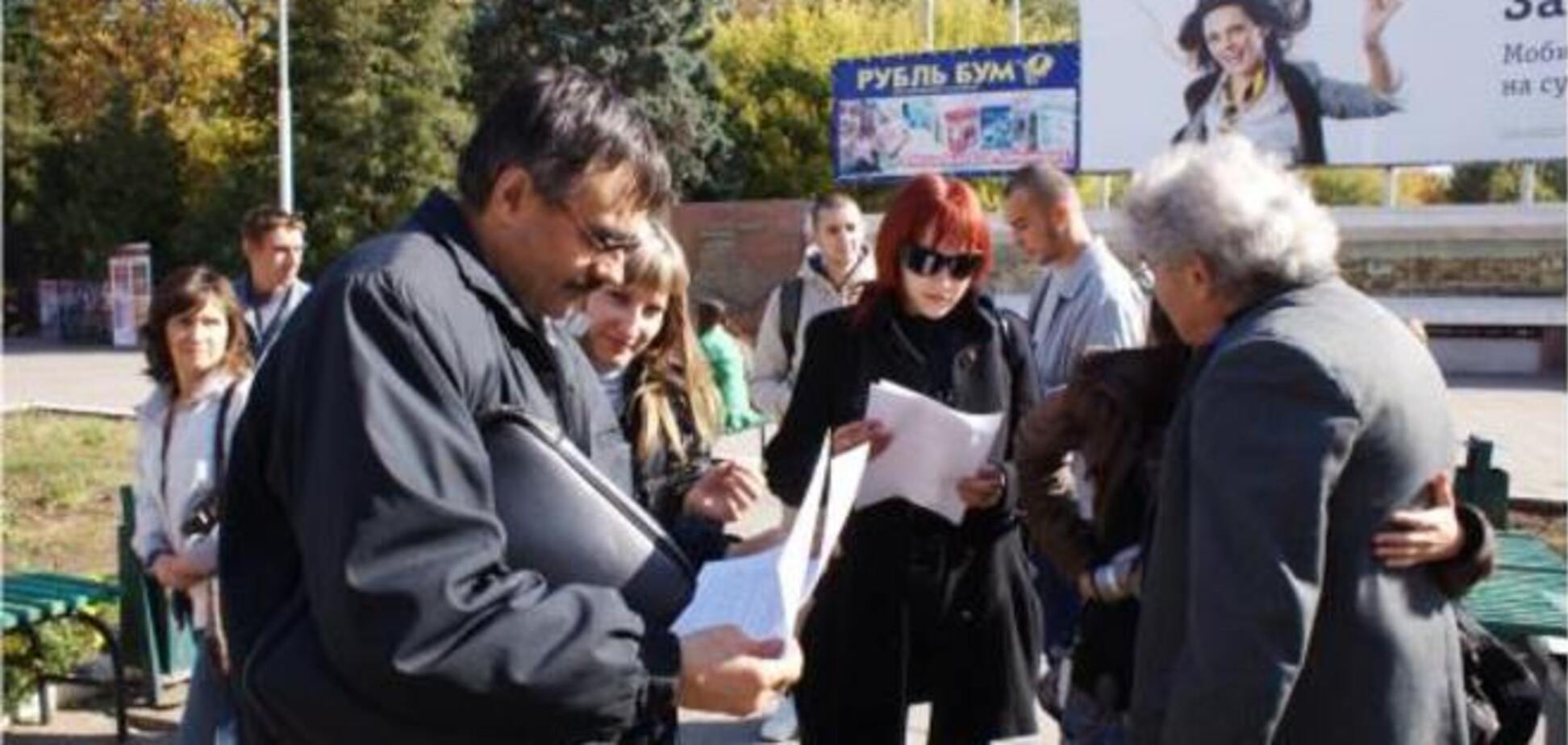 'Антииудейский антифашистский комитет' повесил в фойе Саратовской облдумы 'пособников украинской хунты'