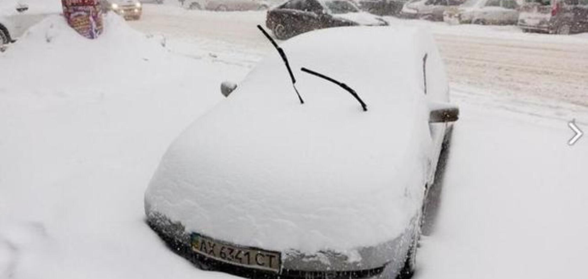 Снежное ЧП. Более двух тысяч сотрудников Одесского припортового завода 'застряли' на работе