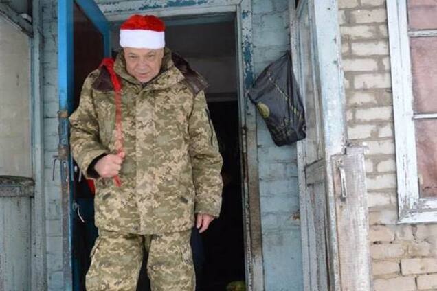 Губернатор Луганска Геннадий Москаль нарядился боевым Дед Морозом