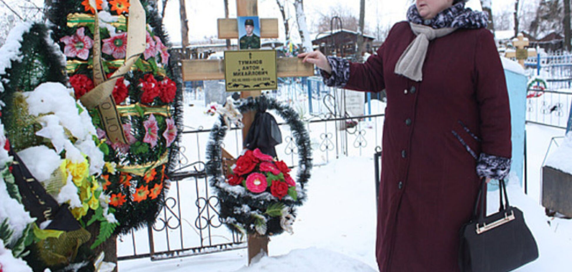 'За что он отдал свою жизнь?': мать погибшего солдата РФ утверждает, что военных отправляют на Донбасс по 'указанию сверху'