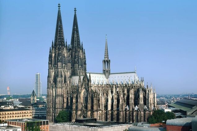 Активистку Femen оштрафовали на €1,2 тысяч за раздевание в Кельнском соборе