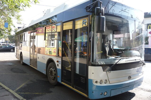 Через відключення світла в Сімферополі погоріли 4 тролейбуси: кримчани бояться нових стрибків напруги