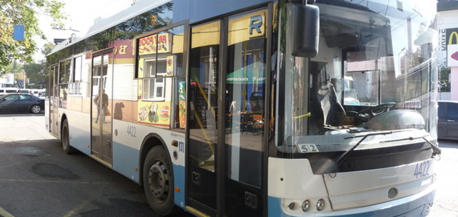 Через відключення світла в Сімферополі погоріли 4 тролейбуси: кримчани бояться нових стрибків напруги