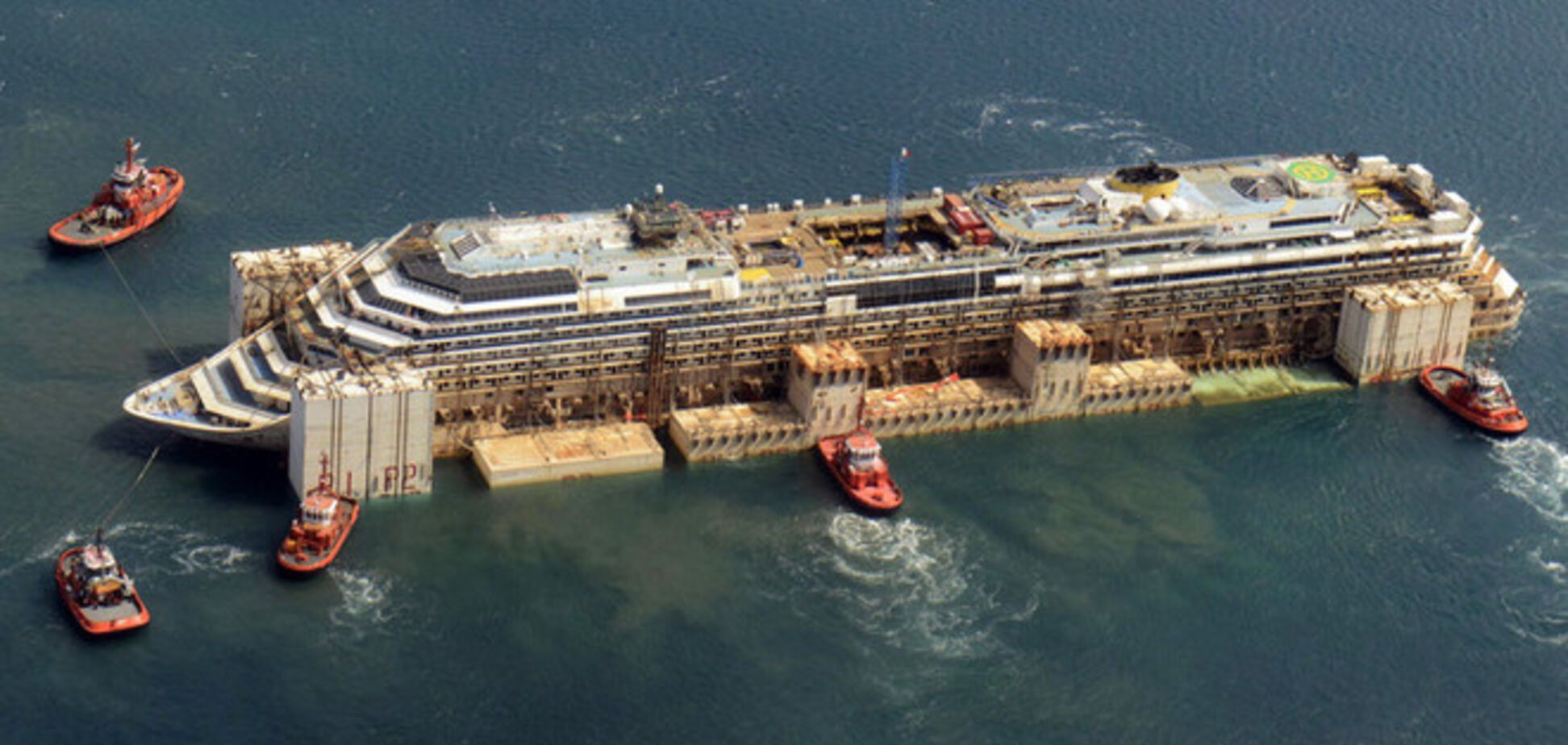 В суде показали видео побега капитана с тонущего лайнера Costa Concordia