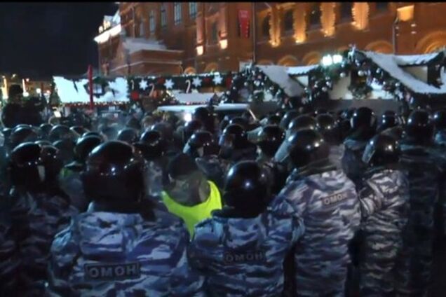 ОМОН 'зачистил' Манежную площадь от протестующих: опубликованы фото