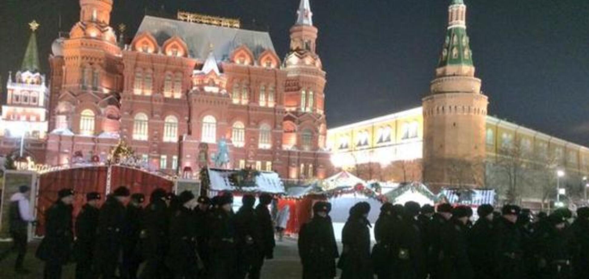 То, как валится умирающая империя нас должно меньше всего волновать