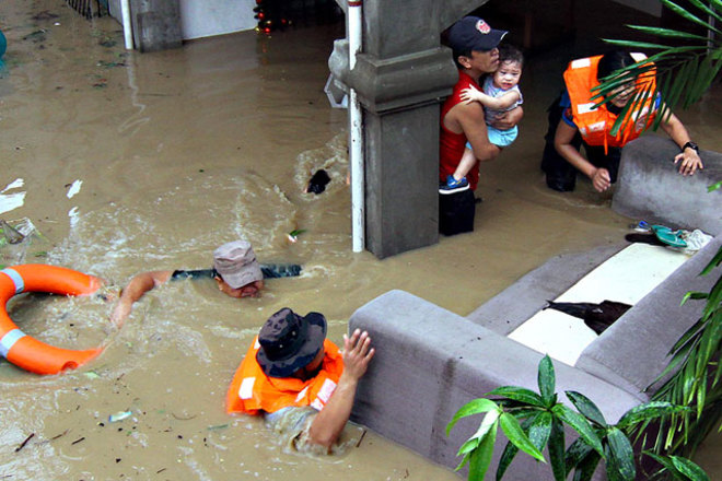 На Филиппинах шторм похоронил под оползнями несколько десятков человек