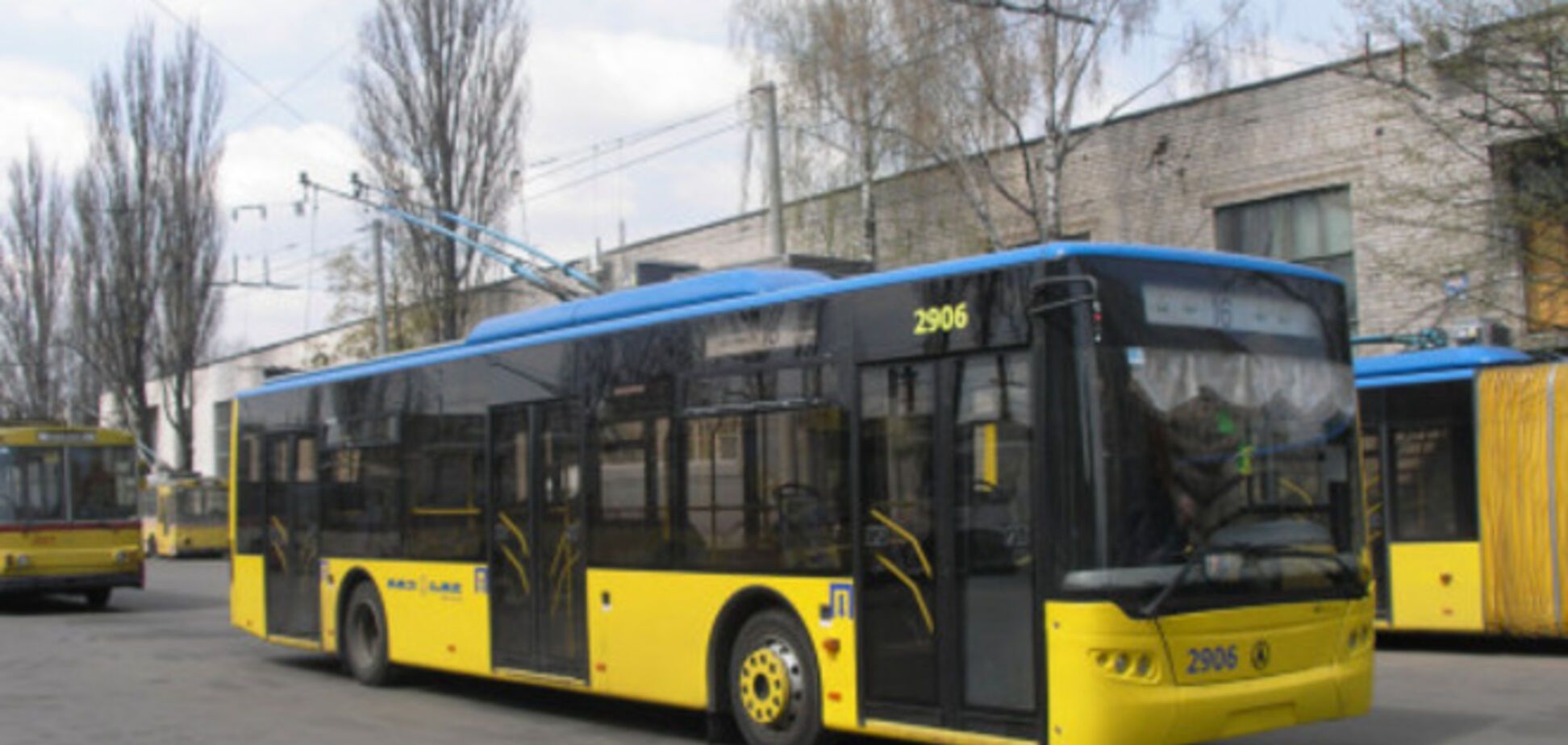 В Киеве временно изменили движение нескольких троллейбусных маршрутов