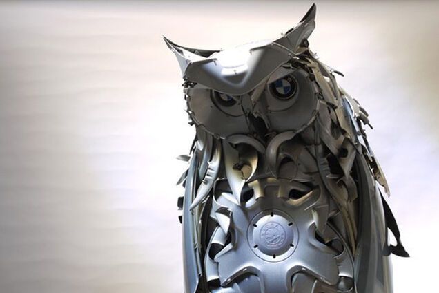 Из старых колесных колпаков можно создать удивительные скульптуры