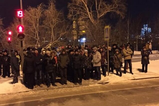 Жителі Єкатеринбурга вийшли на акцію на підтримку Навальних