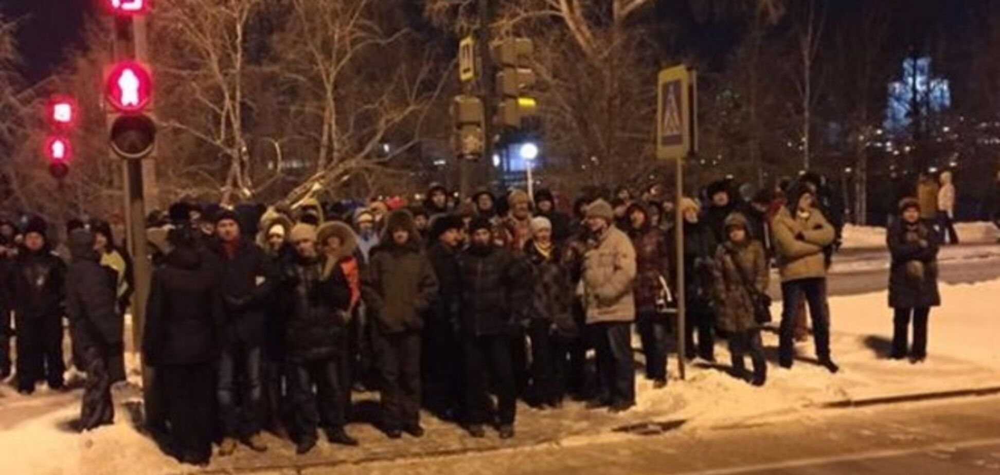 Жители Екатеринбурга вышли на акцию в поддержку Навальных