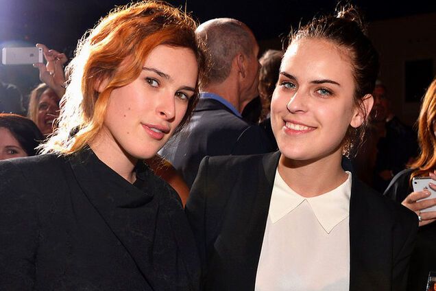 Дочери Брюса Уиллиса поделились редкими семейными снимками