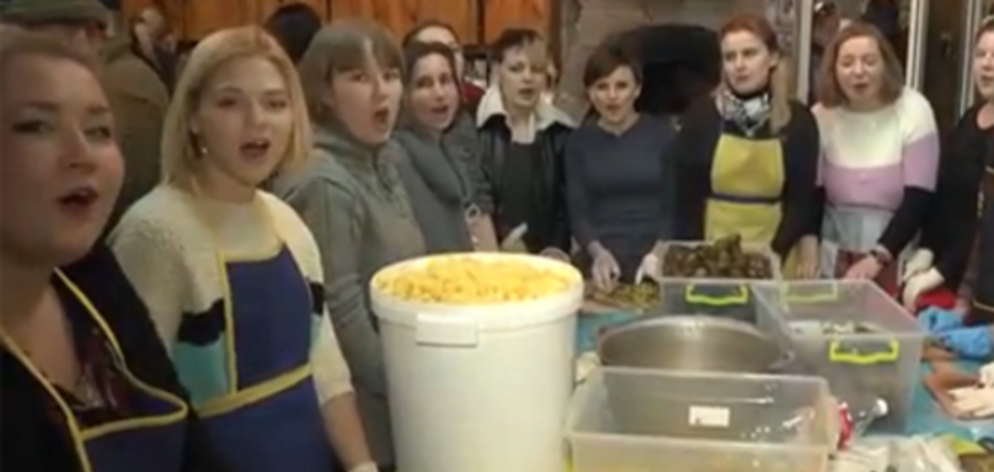 Волонтеры приготовили тонну 'Оливье' для бойцов АТО: опубликовано видео