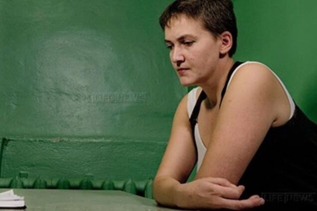 Савченко получила в подарок 'контрабандную' новогоднюю еловую ветку