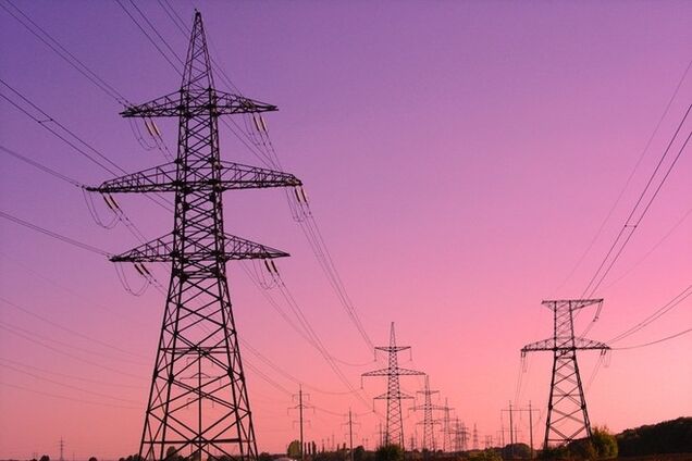 Украина решила поставлять электроэнергию в оккупированный Крым