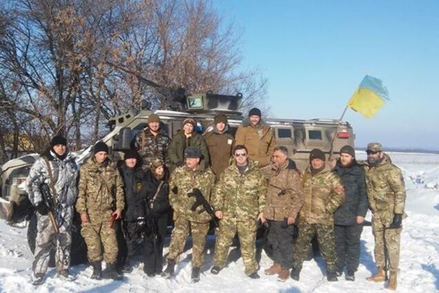 'Киборги' и 'медведи' из зоны АТО поздравили украинцев с Новым годом: видеообращение с передовой