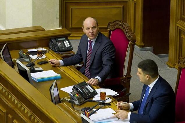 Парубий рассказал, как попал под огонь на Майдане и в зоне АТО