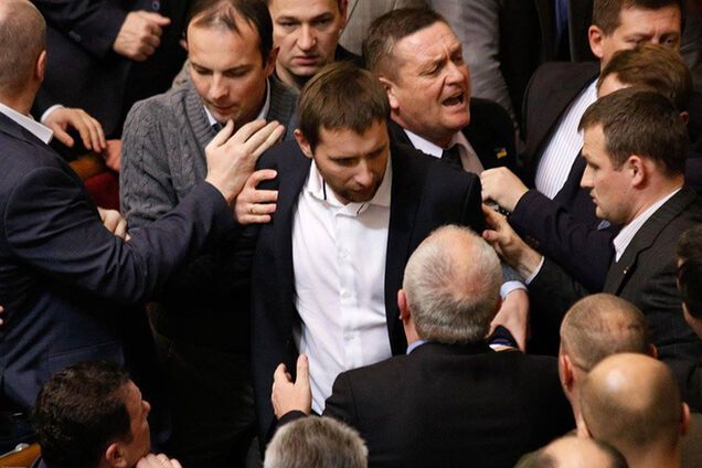 Парасюк не має права затикати рота депутатам