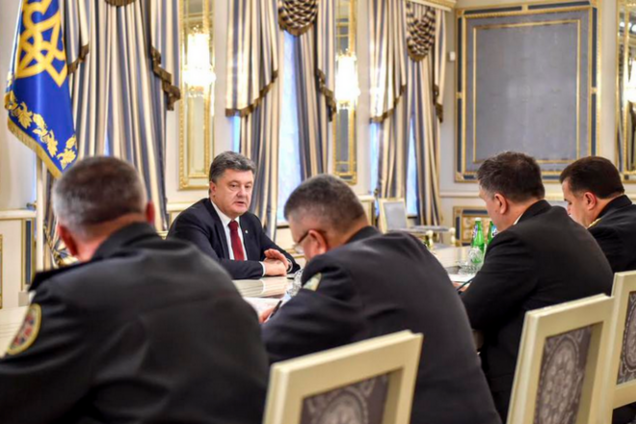 Порошенко и силовики определили 'день тишины' на Донбассе
