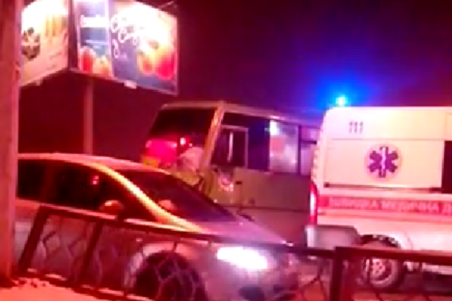 В Харькове столкнулись два автобуса и три авто, 17 пострадавших: опубликовано видео