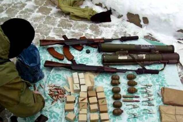 СБУ задержала четырех диверсантов и арсенал оружия в Донецкой области: опубликованы фото